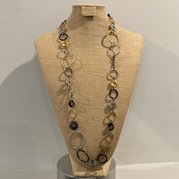 Metal circles in gold, silver, dark silver necklace AB - Picture 2 of 5